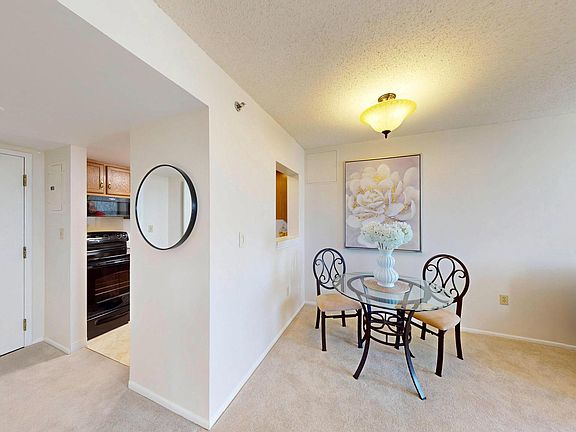 5th image of 900 N Taylor St APT 1808