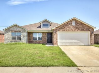 8419 E 161st Pl S, Bixby, OK 74008