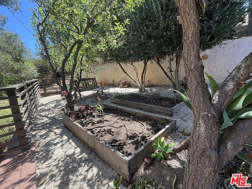 19747 Horseshoe Dr, Topanga, CA 90290 | Zillow