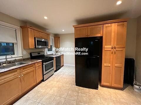 5th image of 53 Buckley St #1