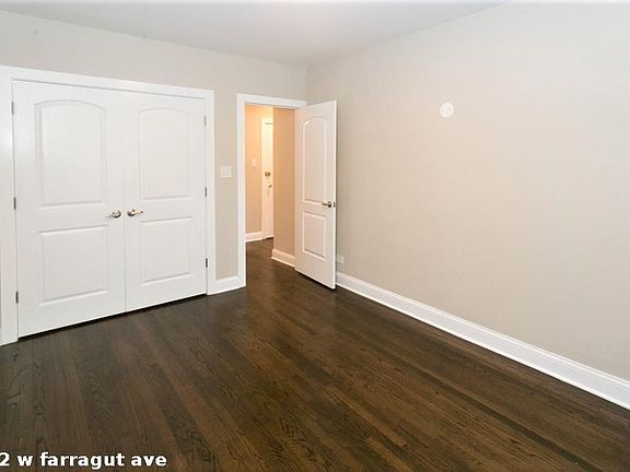 2nd image of 1432 W Farragut Ave #916