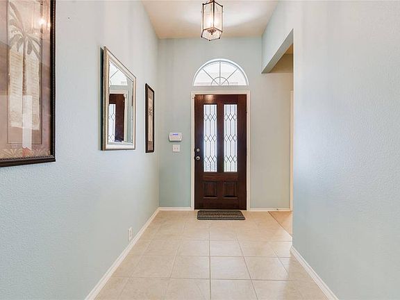 3rd image of 4918 Ledgecreek Ln