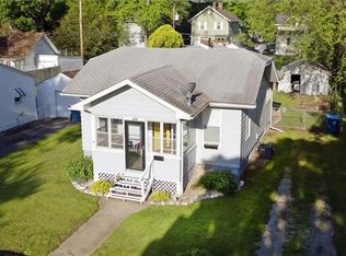230 10th St, Wood River, IL