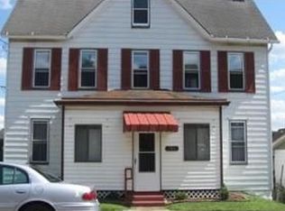 131 W 8th Ave, Tarentum, PA 15084