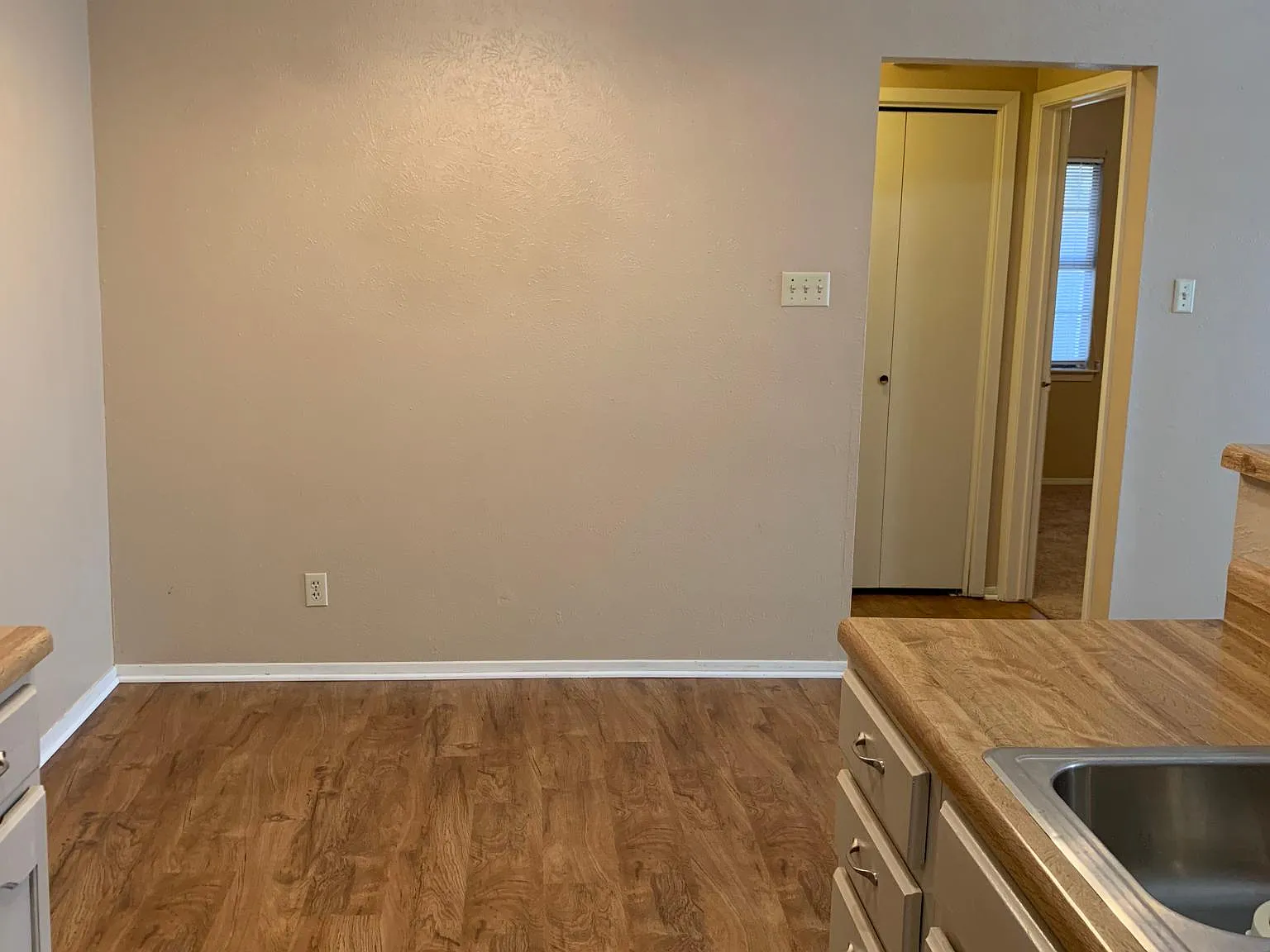 2 bed, 928 sqft, $1,200 — Photo 4