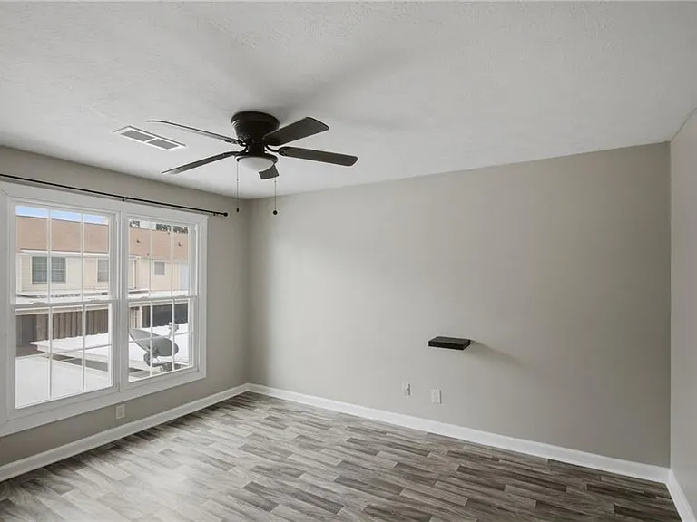 218 Mill Creek Pl — Photo 17