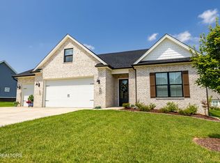168 Clover Cir, Lenoir City, TN 37772