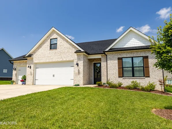 168 Clover Cir, Lenoir City, TN 37772