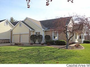 24 Chimney View Ln, Springfield, IL 62707