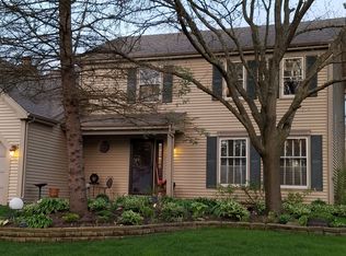 505 Essex Rd, Fox River Grove, IL 60021