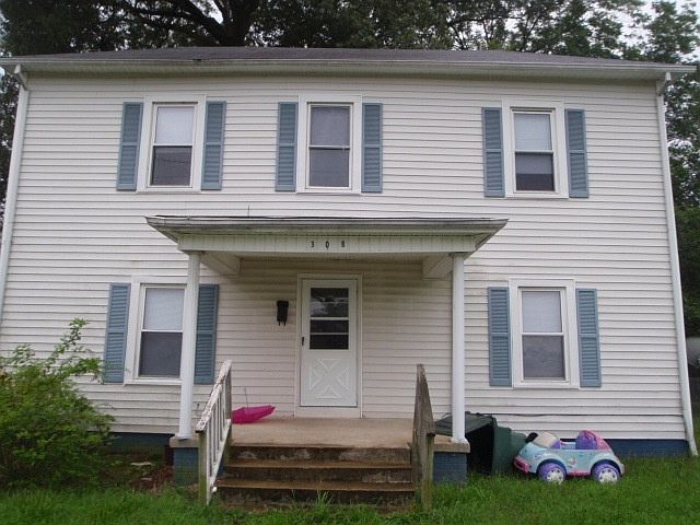 2nd image of 308 College St