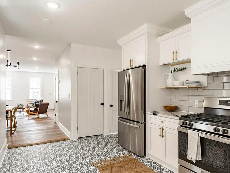 433 S Prince St — Photo 15