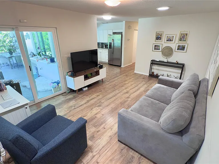 2411 NW 31st St — Photo 11