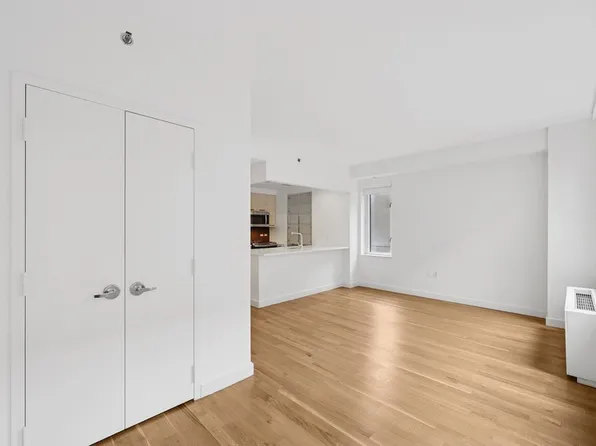 501 E 74th St APT 9F, New York, NY 10021