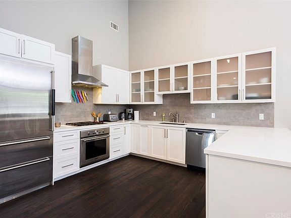 3rd image of 4445 Mammoth Ave
