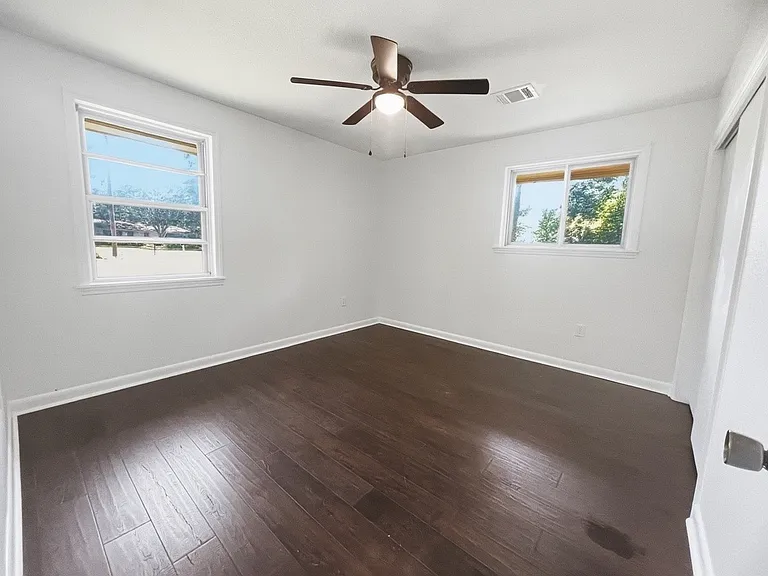 246 Maxine Dr — Photo 8
