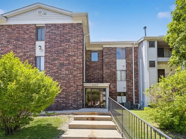 4829 86th St APT 33, Urbandale, IA 50322