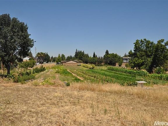 4th image of 8101 East Dr