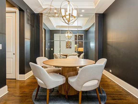 5th image of 2221 W Belmont Ave #201