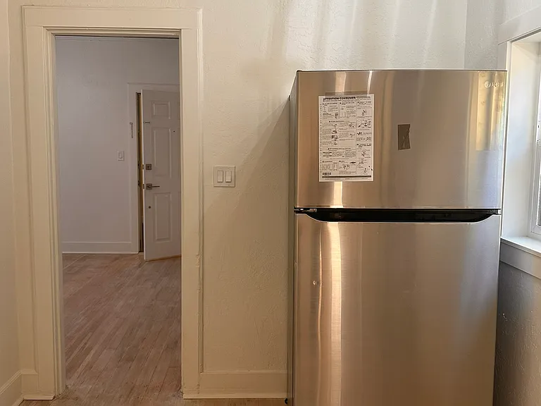 135 Almond St #5 — Photo 6