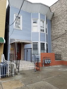 1533 Glover St, Bronx, NY, 10462