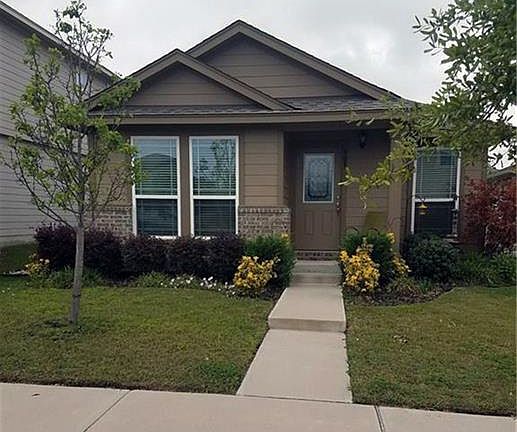 2nd image of 909 Alamo Plaza Dr