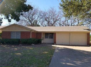 233 Simmons Dr, Hurst, TX 76053