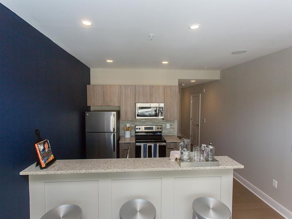 1st image of 202 N 16th St #1903