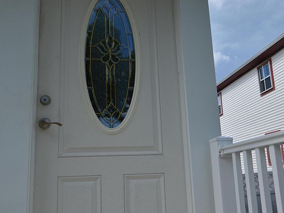 3rd image of 41 E Stroud Ave