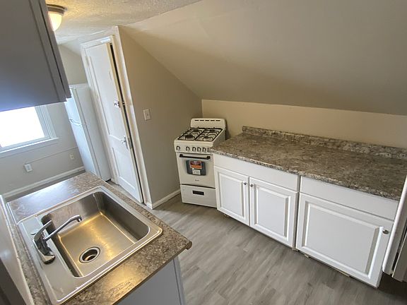 2nd image of 3376 W 95th St #3