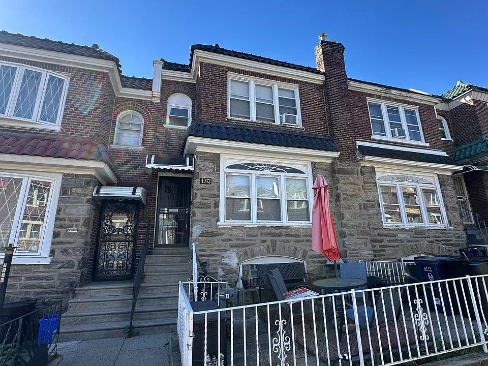 1972 Sterling St