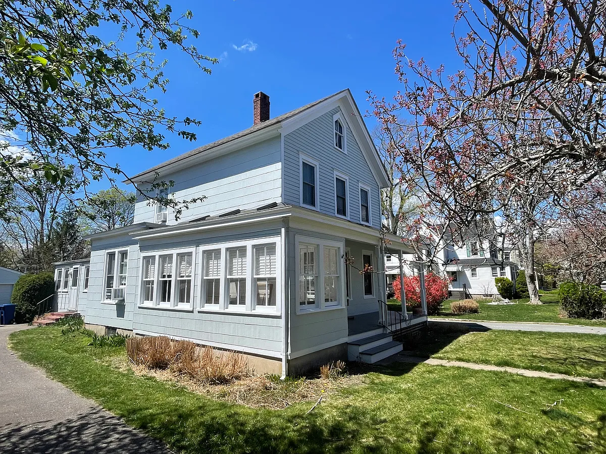 Building Photo - 311 5th St
