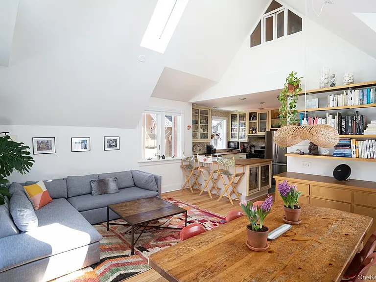 52 Jefferson St — Photo 4