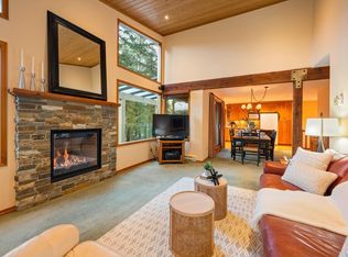 3205 Arbutus Dr, Whistler, BC V8E 0B8