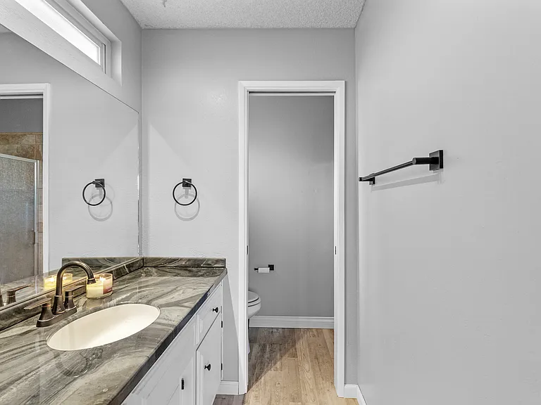 208 S Greenlawn St — Photo 19