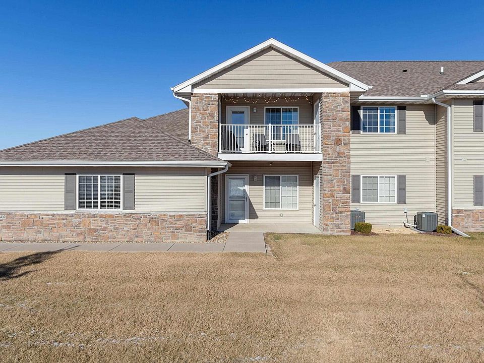1st image of 440 E Franklin Dr #201