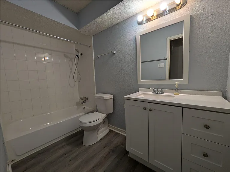 1800 Fernwood Cir — Photo 11
