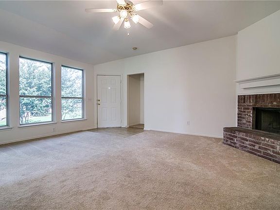 3rd image of 232 Lake Travis Dr