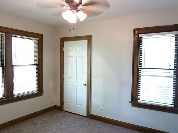 4th image of 835 College Ave