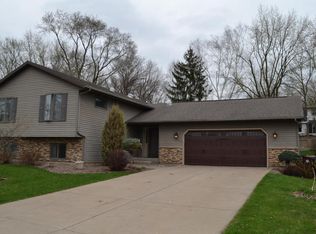 525 21st Ave S, Onalaska, WI 54650
