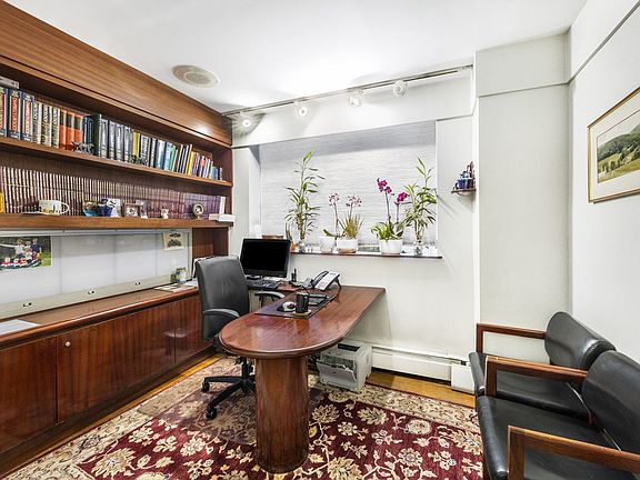 4th image of 157 E 72nd St APT 1D
