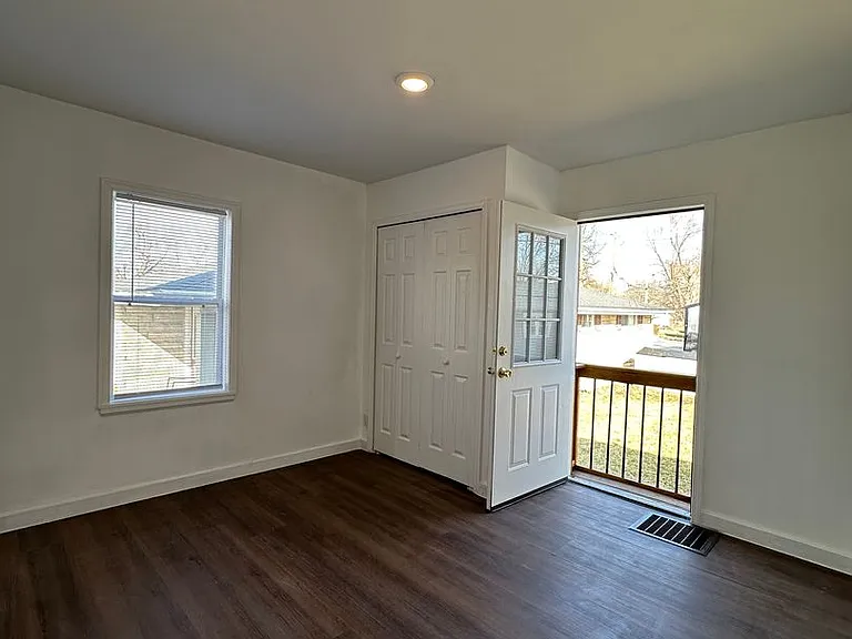 1404 W Bethel Ave — Photo 18