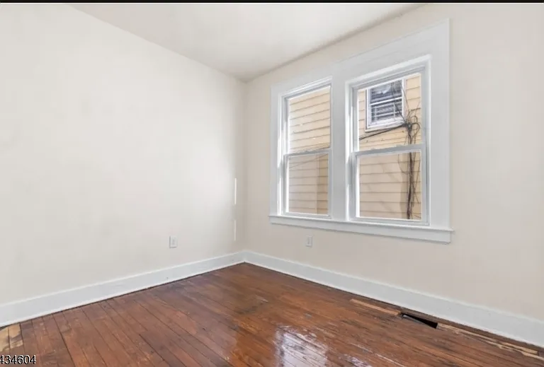 24 Irving Ave — Photo 5