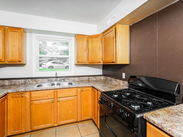 831 Sandra Ct