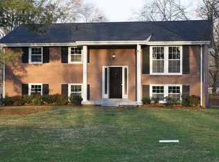 166 Lakeside Park Dr, Hendersonville, TN 37075