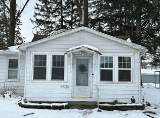 50330 Eastside Dr, Dowagiac, MI 49047