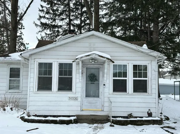 50330 Eastside Dr, Dowagiac, MI 49047