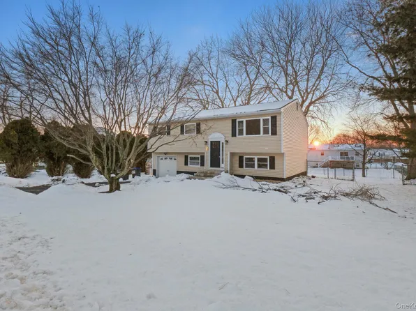 15 Decker Drive, Washingtonville, NY 10992