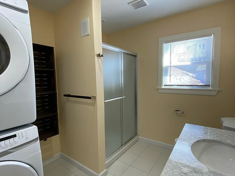 25 E Bow St — Photo 15