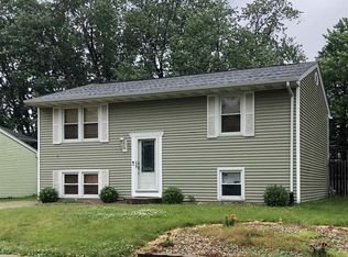 4417 W Castleton Rd, Peoria, IL 61615